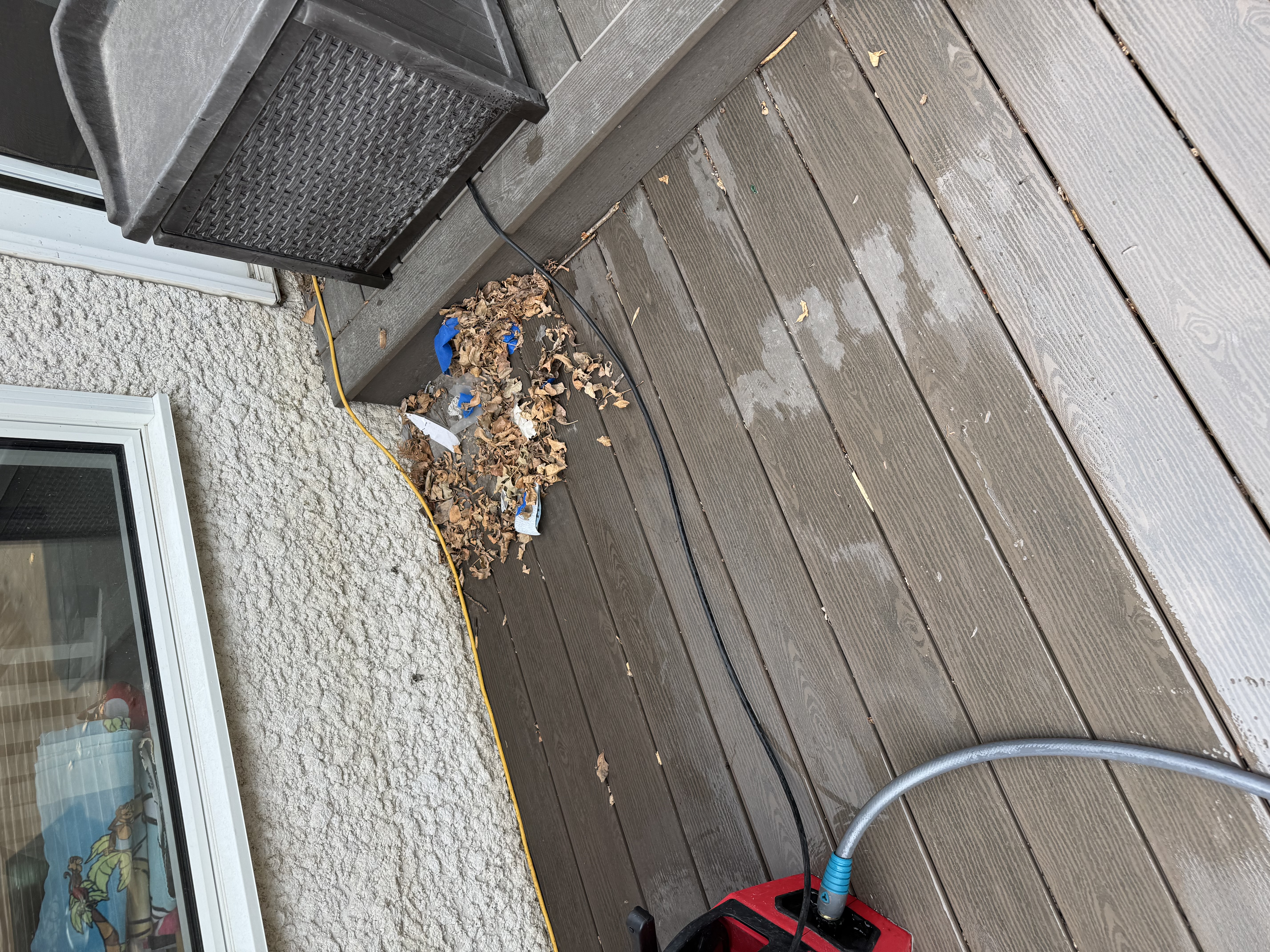 Window wall before professional cleaning